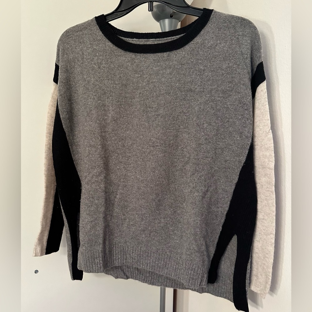 Velvet by Graham and Spencer Cashmere Colorblock Sweater, size XS